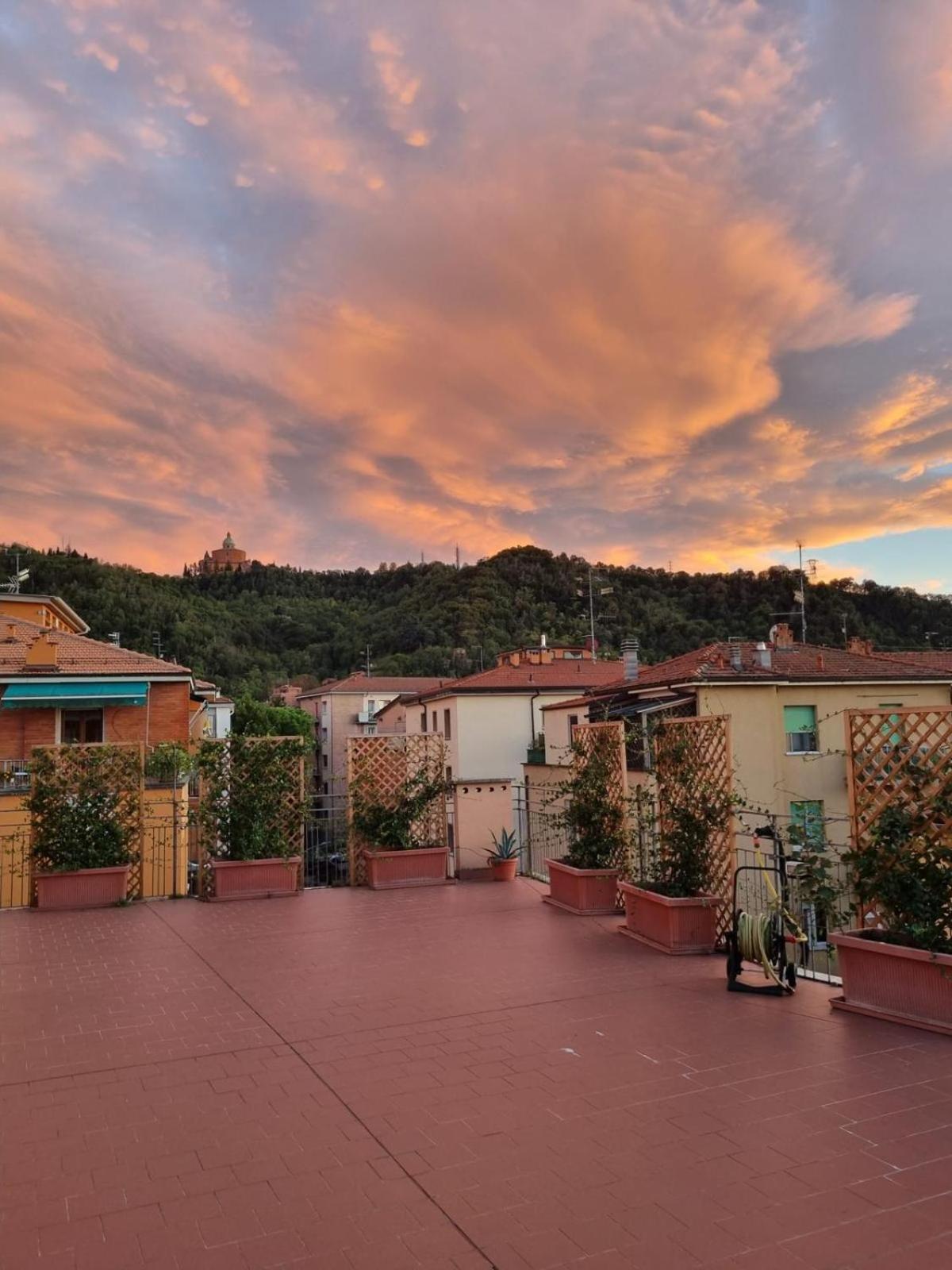 Attico Vista San Luca Lejlighed Bologna Eksteriør billede